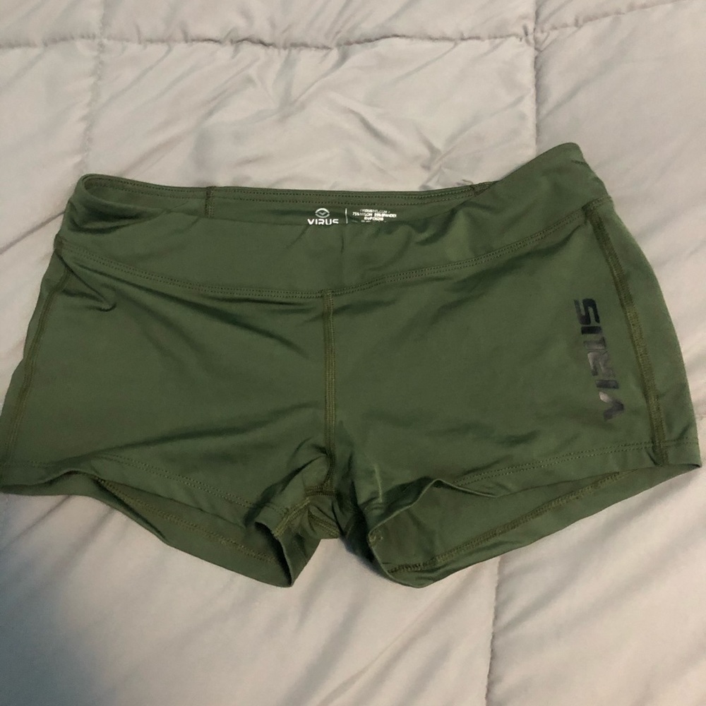 Virus shorts , very similar to fleo.